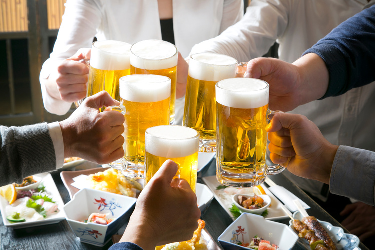 会社の飲み会、参加する？しない？ 令和時代の新しい悩み